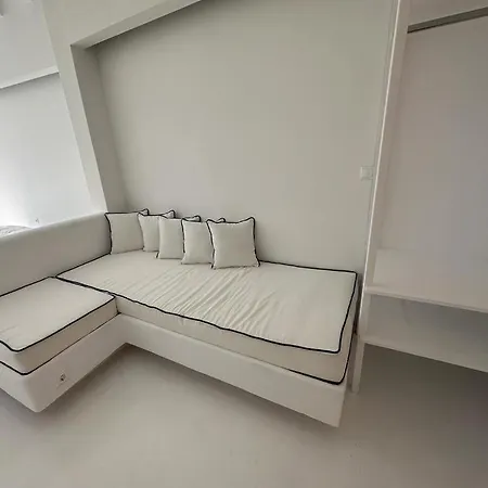 Studio 77 아파트 *